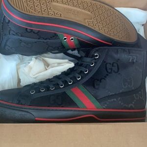 Gucci Men Sneakers (new with box)